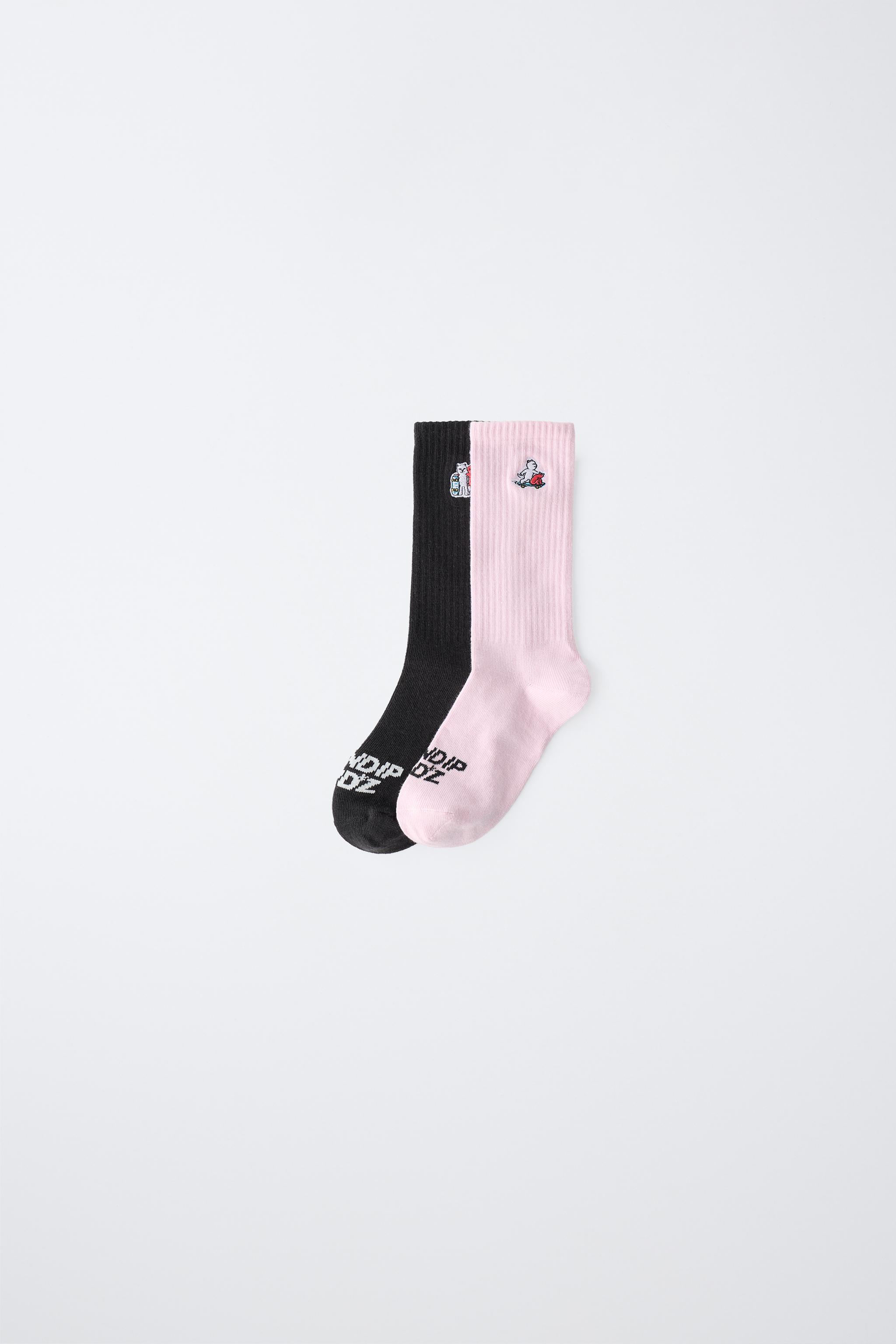LOT DE DEUX PAIRES CHAUSSETTES MI-HAUTES BRODÉES RIPNDIP © X ZARA KIDS